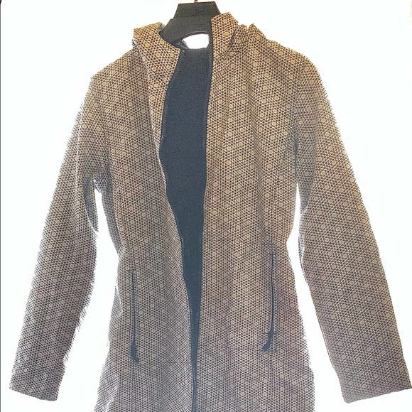 Windbreaker - Picture 4 of 4